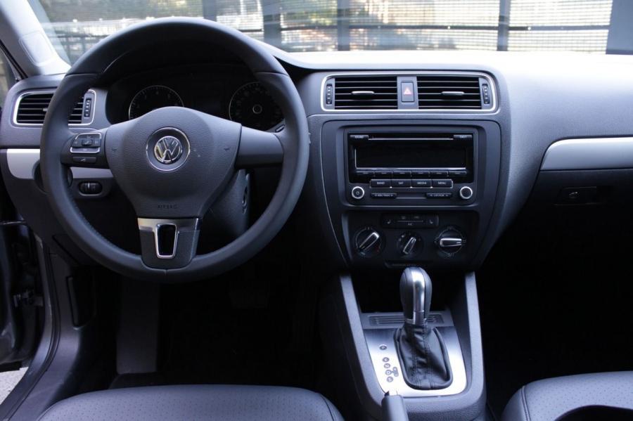  Volkswagen Jetta SE 2014 года  (фото 12 из 32)